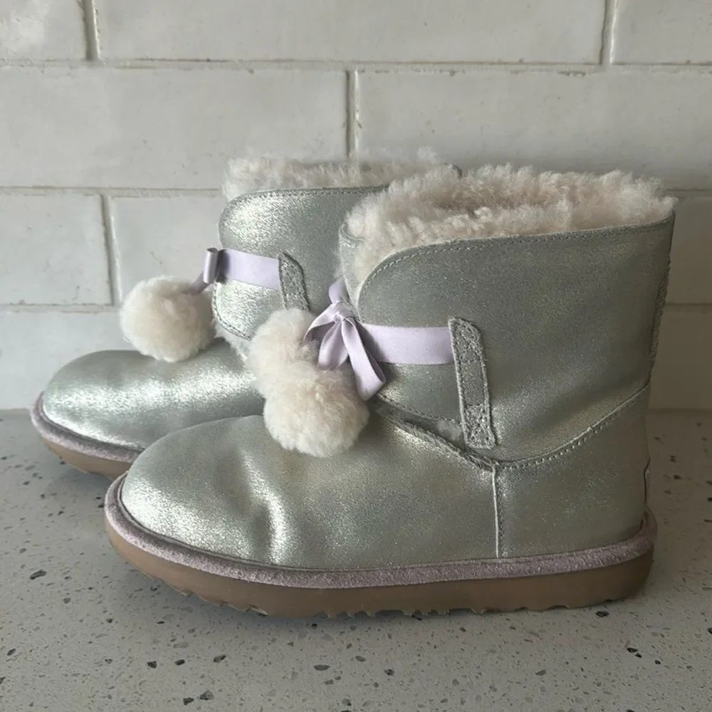 UGG Gita Pom Pom Girl's Metallic Gold Pink Leather Shearling Boots Size 6 Youth